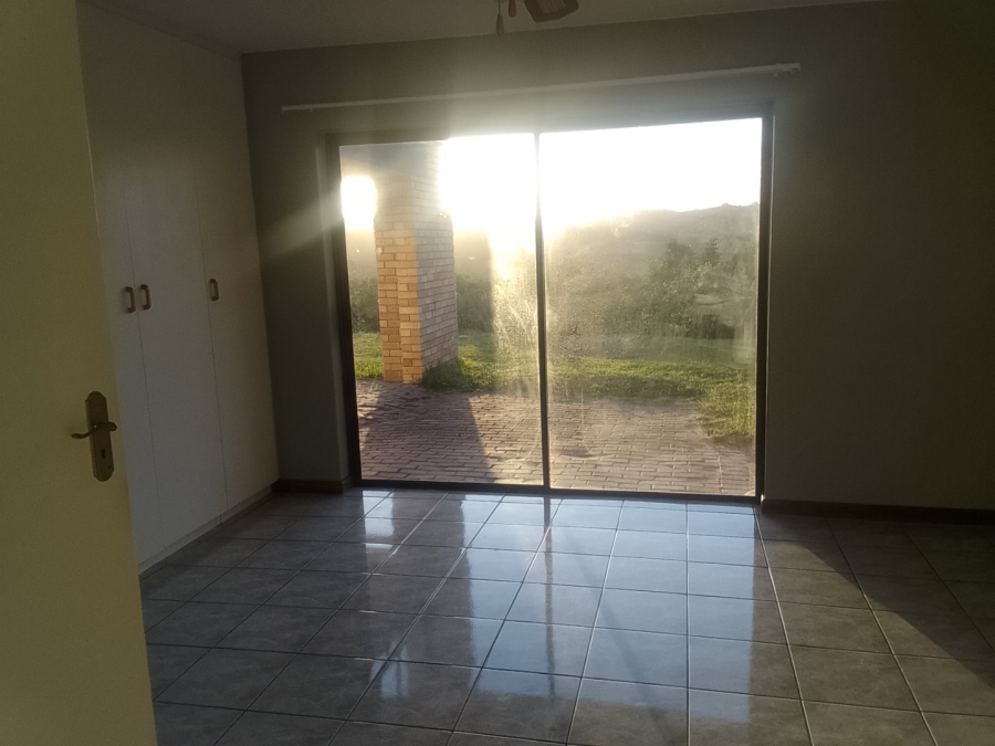 To Let 4 Bedroom Property for Rent in Sedgehill Western Cape